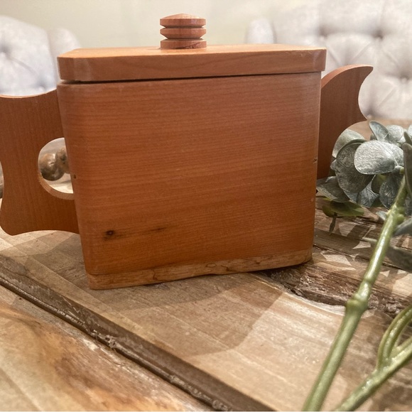 UNIQUE HANDCRAFTED WOOD TEA CONTAINER - Picture 6 of 12